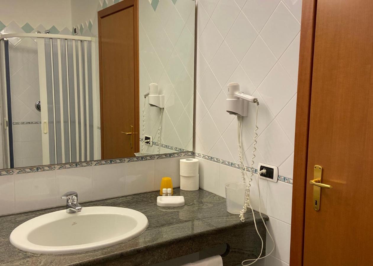 バラーノ・ディスキア Terme Olympusアパートホテル エクステリア 写真